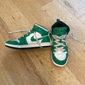 Boys 3Y Air Jordan 1 white and green